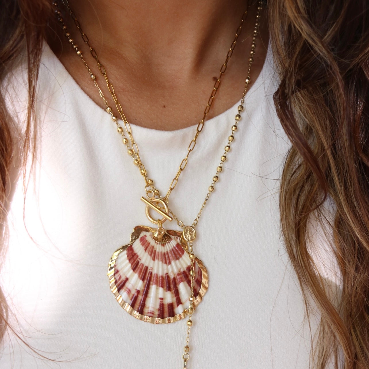 WHITE SHELL NECKLACE