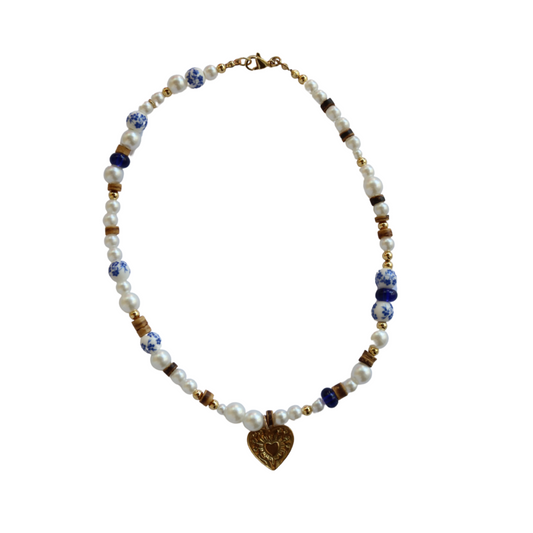 FLORAL NECKLACE
